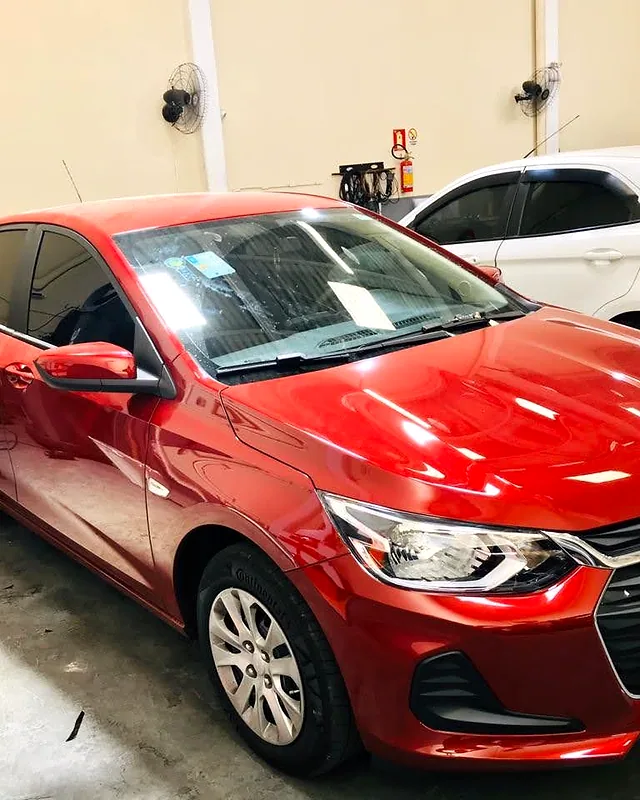 Chevrolet Onix com película aplicada